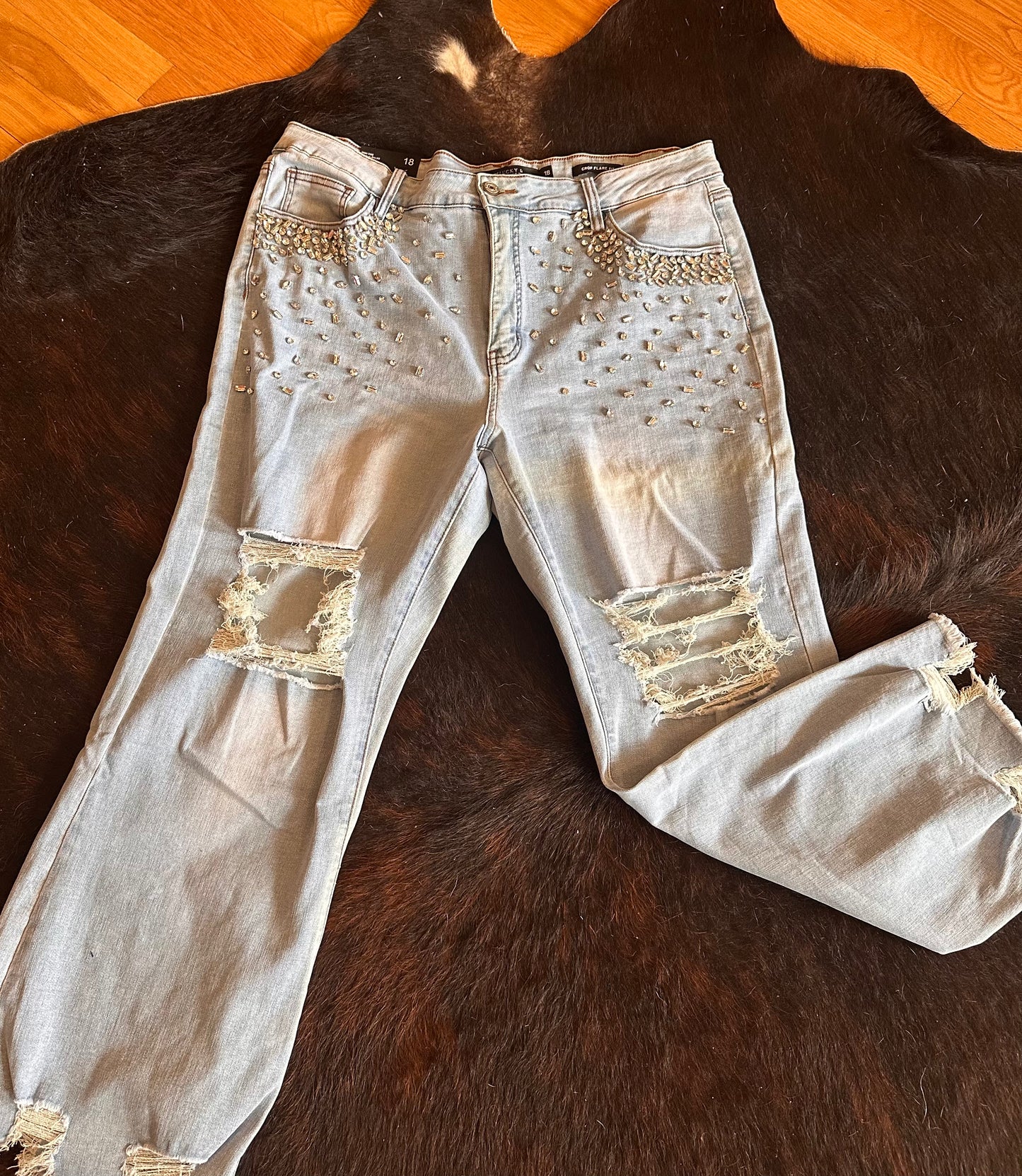 Rhinestone Crop Flare Jeans (PLUS)