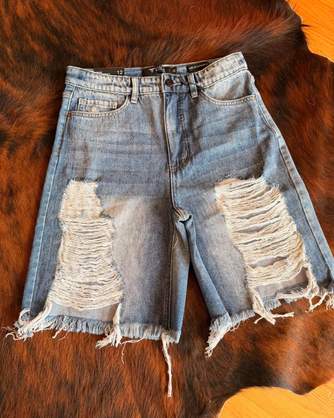 Midwash frayed wide leg shorts