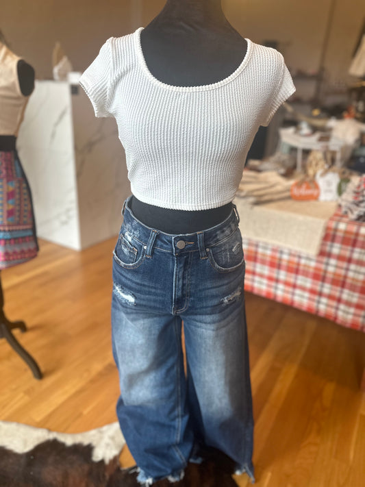 White Ribbed Crop