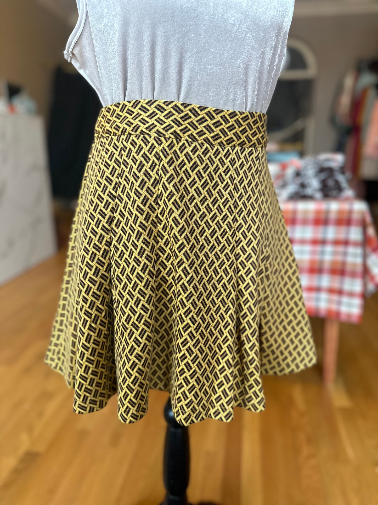 Black / Yellow Pleated Skirt